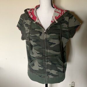 Lucky brand camo short sleeve zip up hoodie size large.